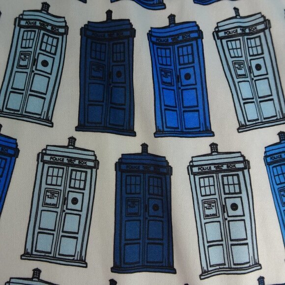 Dr Who Phone Booth Skirt Youth Size Small - Picture 2 of 3